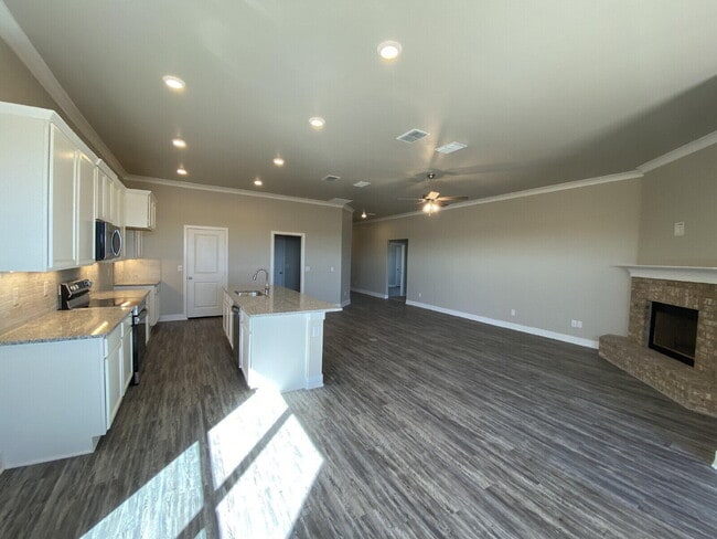 Photo - 1601 136th St