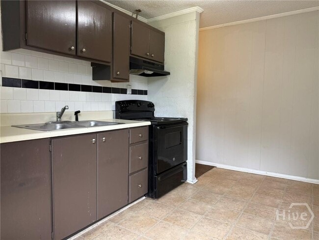 Photo - 317 Strickland St