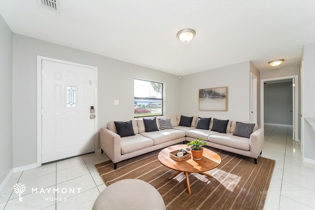 Photo - 1737 Hinckley Rd