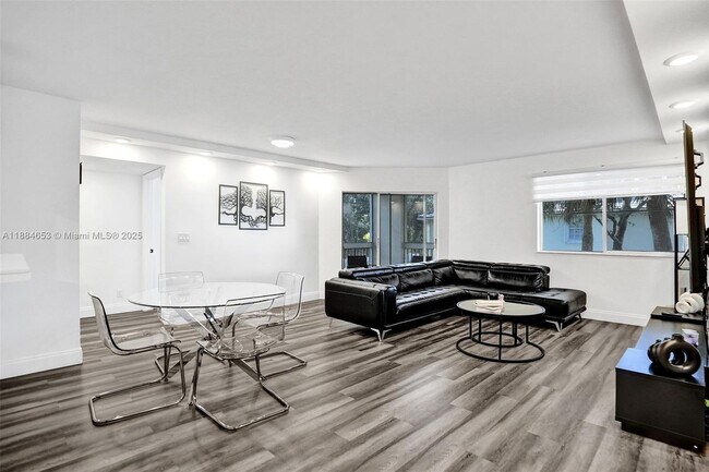 Building Photo - 9901 Westview Dr Unit 327 Rental