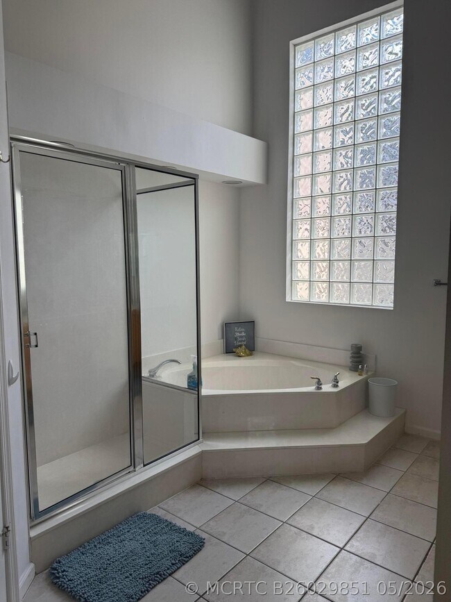 Photo - 324 Sunset Bay Ln