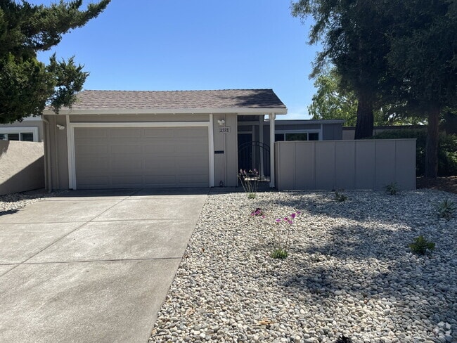 Building Photo - Charming 2-Bed Gem in the Heart of Pleasan... Rental