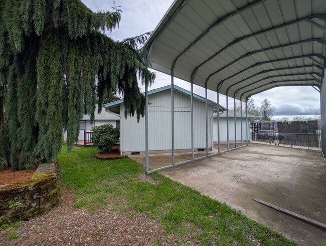 Photo - Great 4bed/2 bath home in west Eugene!