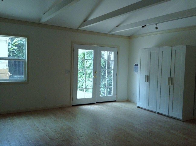 Facing Front Door from inside - 11275 La Maida St Unit No Ho Guest House