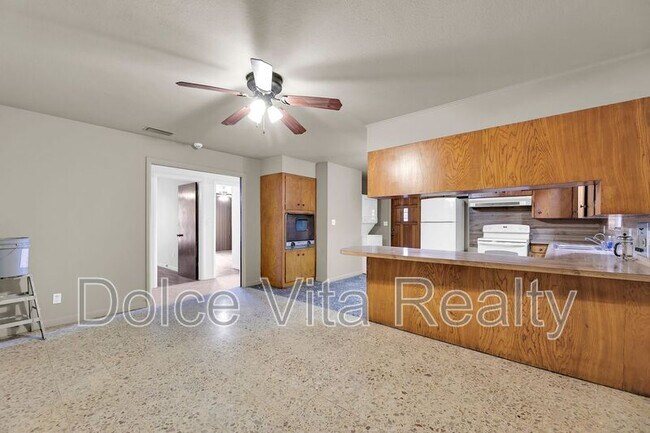 Photo - 810 S 16th 1/2