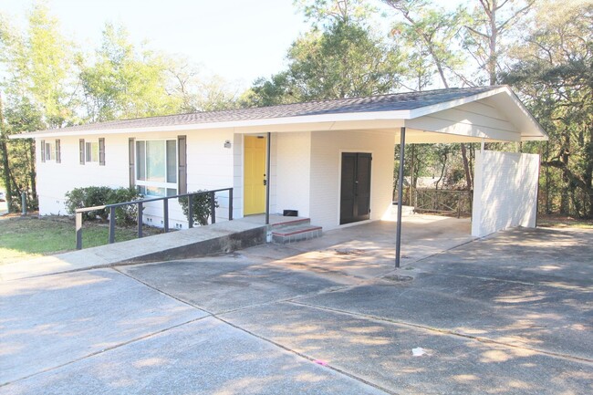 Spacious 3-Bedroom, 2-Bath Home Near Cordo... - Spacious 3-Bedroom, 2-Bath Home Near Cordo...