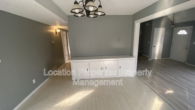 Photo - 331 Clayton Ct