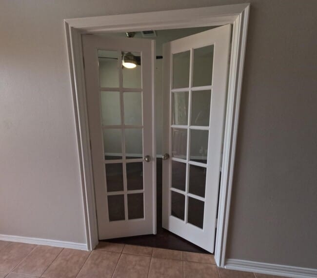 Photo - 2521 Saratoga Dr