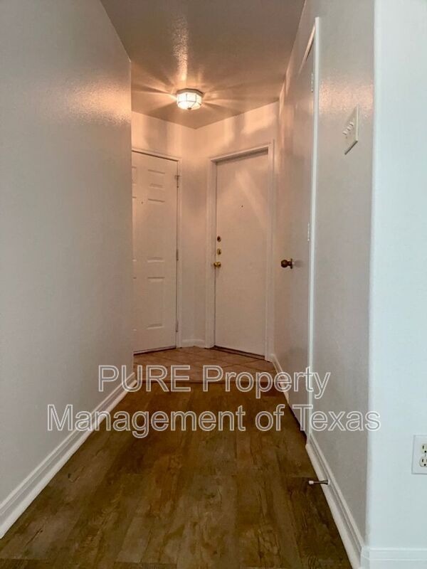 Photo - 244 Marvin Cove