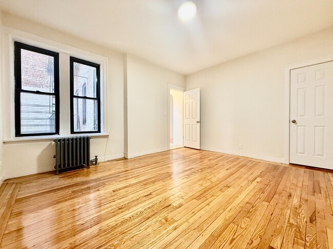 Building Photo - 2978 E 196th St Unit 8B Rental