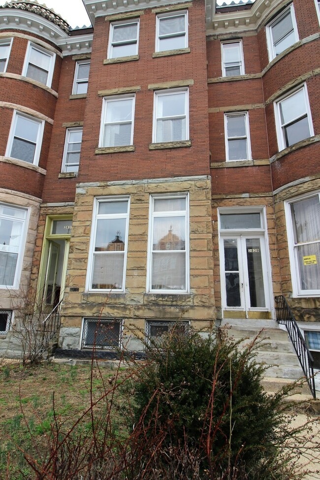 Building Photo - 2829 St Paul St Unit #2