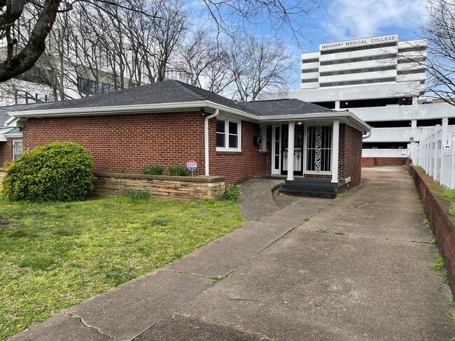 Downtown Nashville Charming Traditional Home - Downtown Nashville Charming Traditional Home