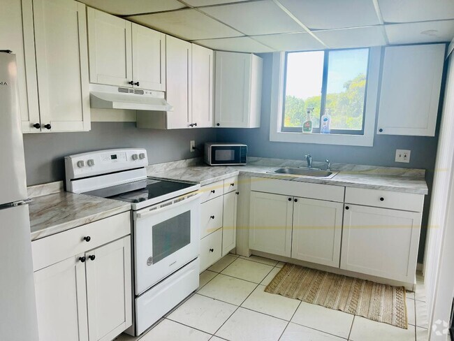Building Photo - 5981 Vía Vermilya Unit 305 Rental