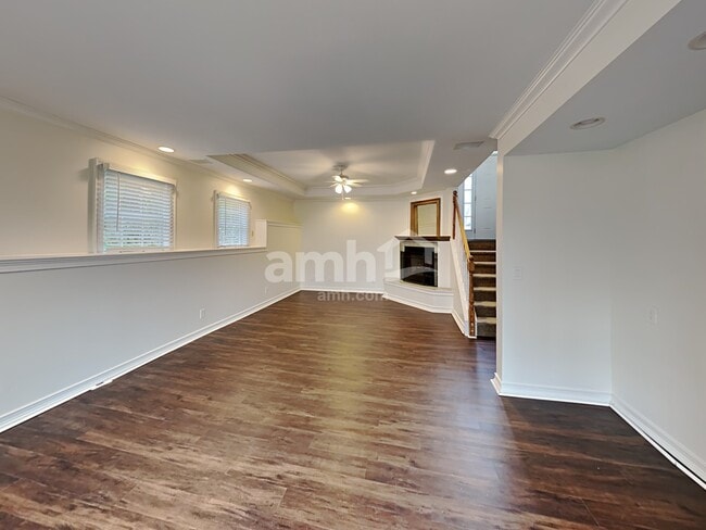 Photo - 468 Springfield Dr
