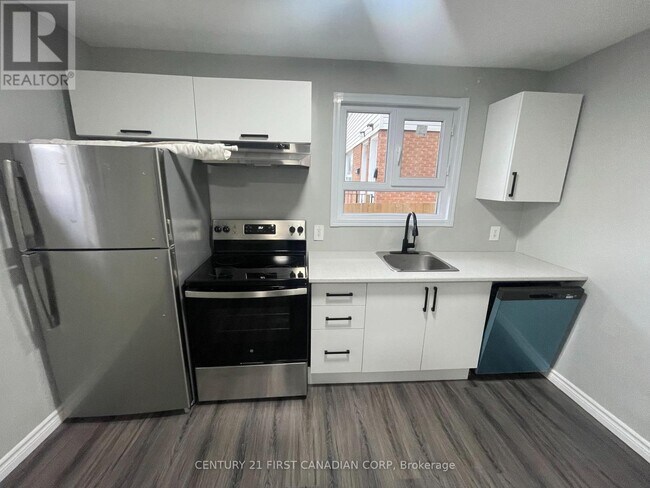 Photo - 292 Simcoe St