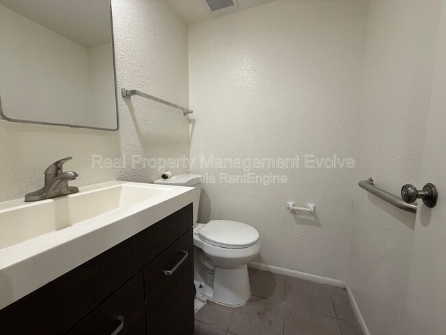 Photo - 6565 N 19th Ave Unit Apt 19