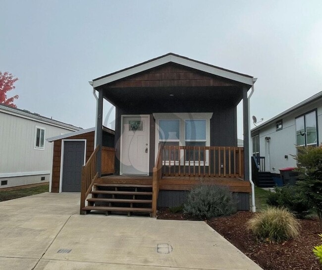 Building Photo - Sheridan Rd Mobile Home Park #2025-1746 Unit #4