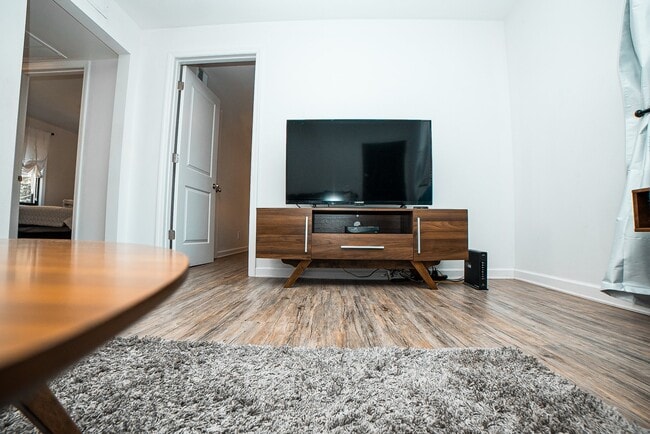 Photo - 1601 Herman St