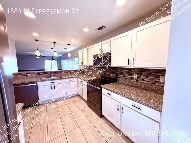 Photo - 1884 W Expressman St