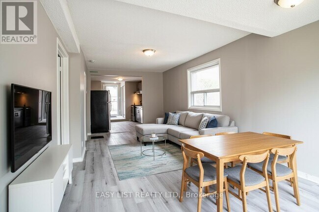 Photo - 598 N Lake Rd