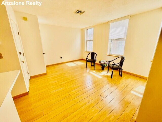 Photo - 115 Richmond St Unit 2