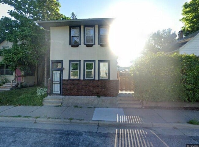 Building Photo - 647 Monroe St NE Unit 1