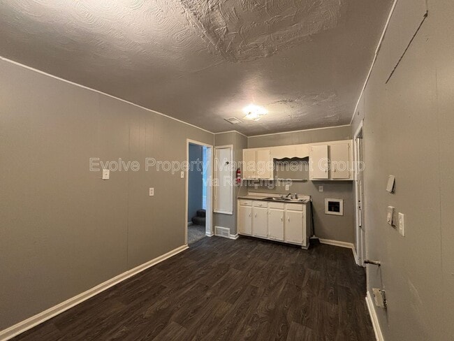 Photo - 4268 Glenbrook St