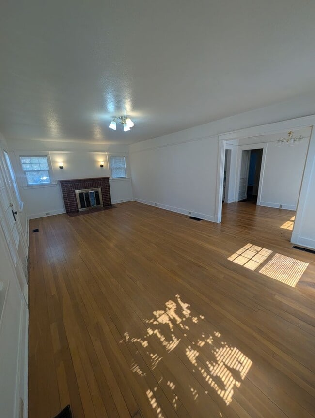 Photo - 435 N 2nd St