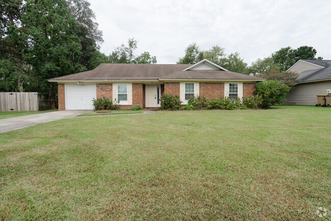 Building Photo - 40 Whippoorwill Ln E Rental