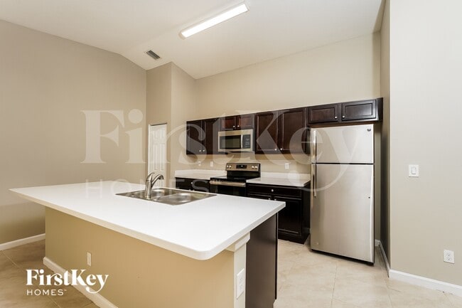 Photo - 283 SW Tulip Blvd