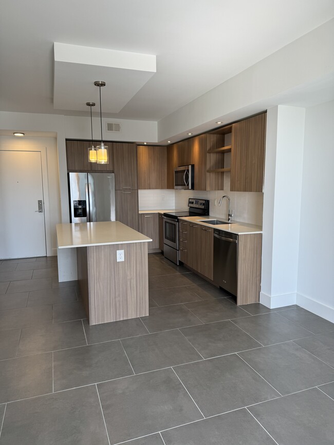 FULL KITCHEN - 119 NE 20th St Unit A1