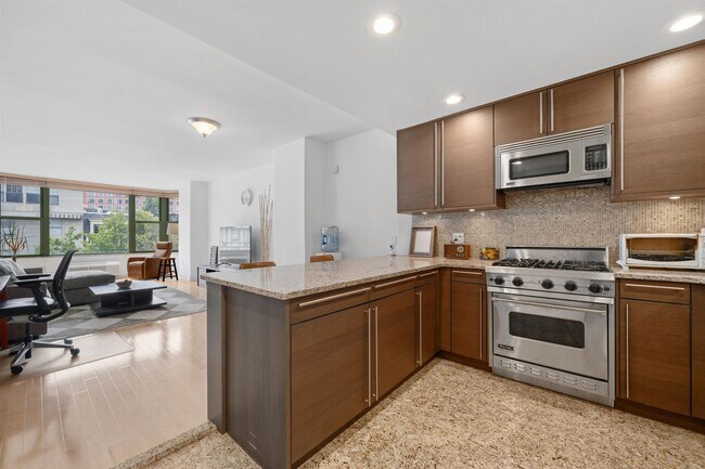 Photo - 10 Regent St Unit 408