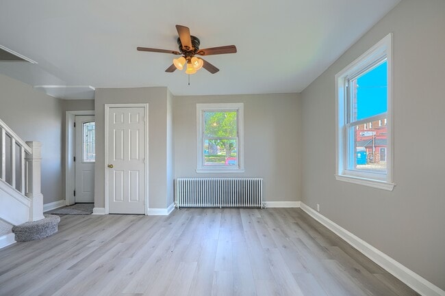 Photo - 401 52nd St