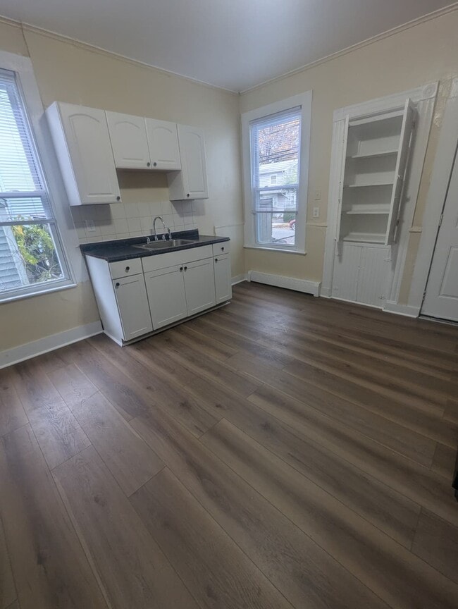 Building Photo - 48 2nd St Unit 1