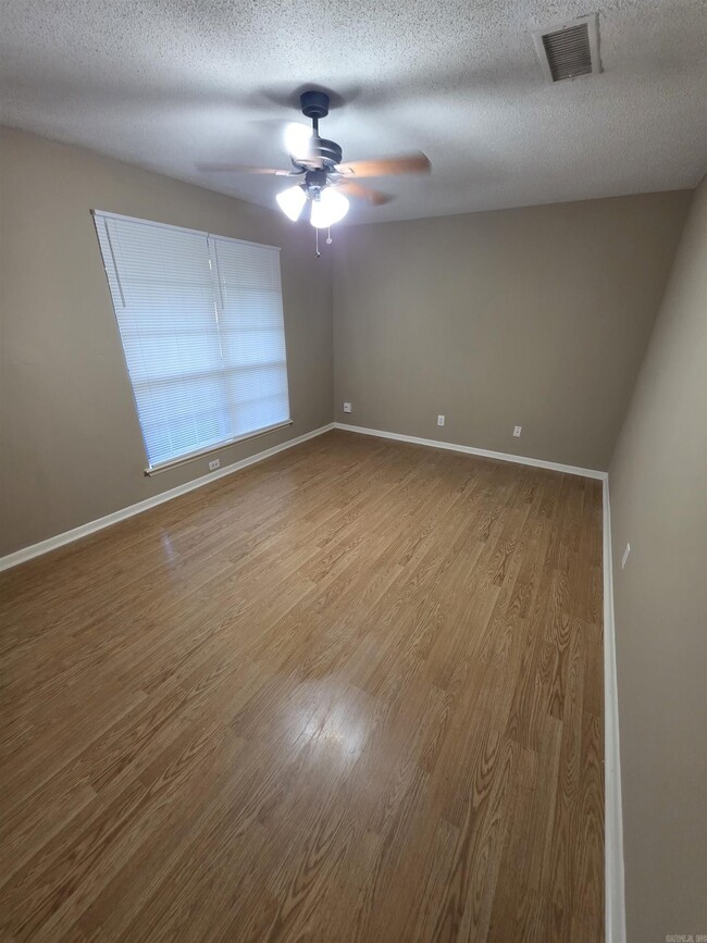 Photo - 11615 Ashwood Dr