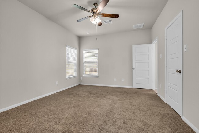 Photo - 506 Emerald Thicket Ln