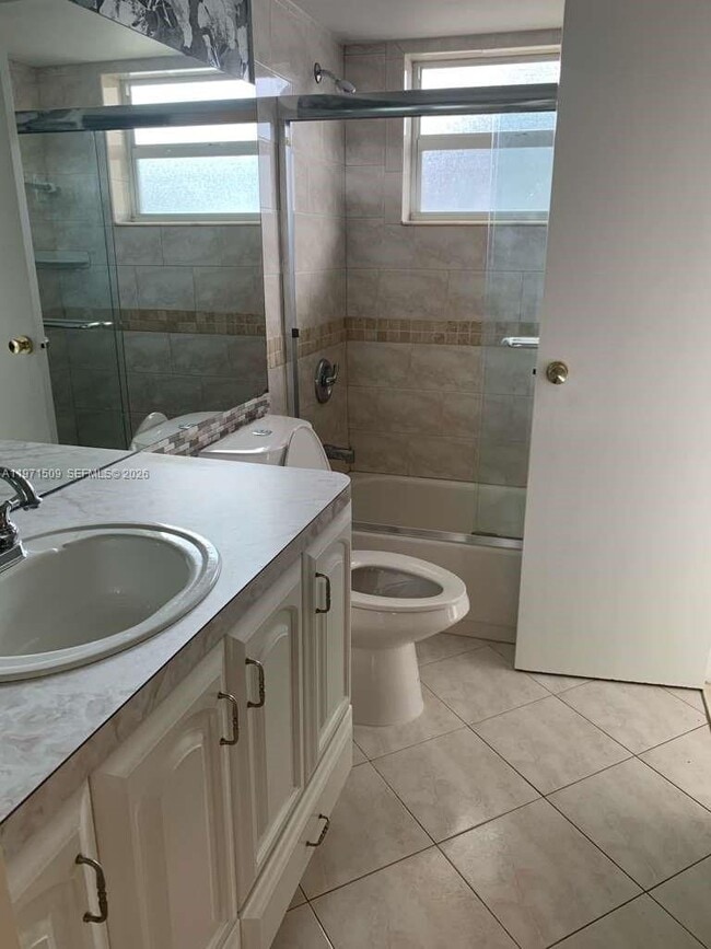 Photo - 5003 NW 35th St Unit 405