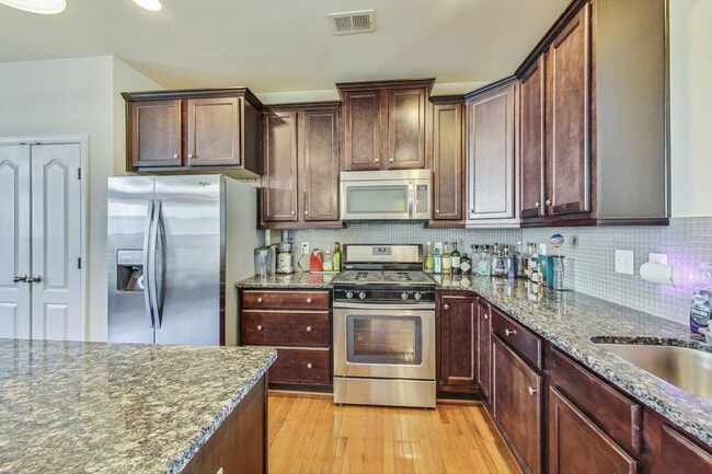 Photo - *Coming Soon* 3 bedroom, 2.5 bath Luxury Townhome in Market Square Subdivision!