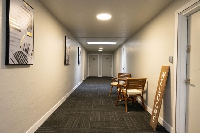 Photo - 1528 W Irving