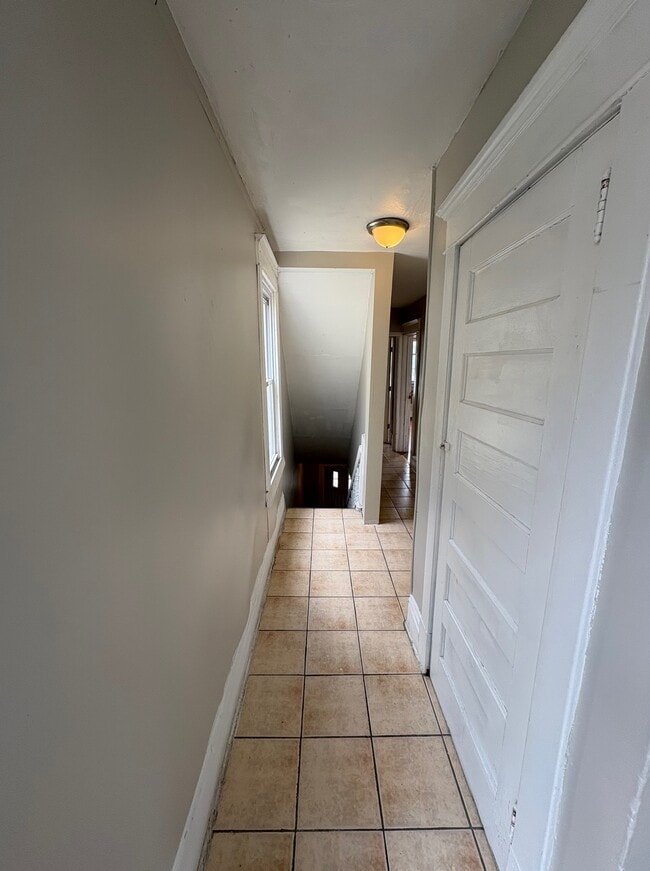 Photo - 207 Dunseith St