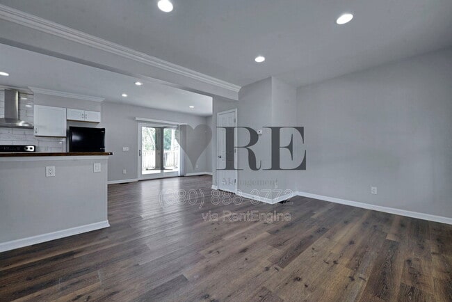 Photo - 1555 Myrtle Ave