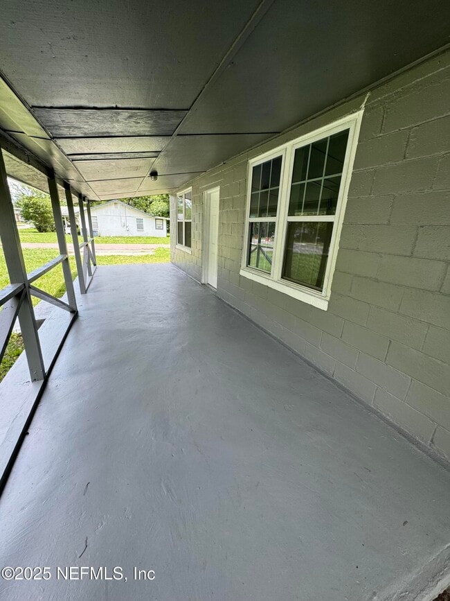 Photo - 1421 Detroit St