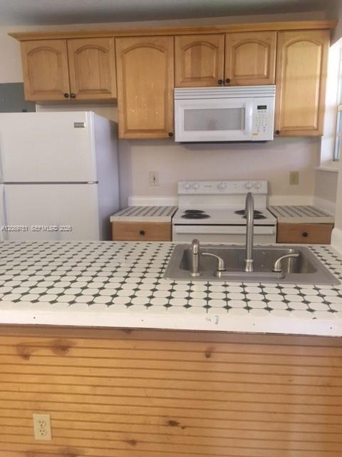 Building Photo - 14170 NW 22nd Ave Unit 2