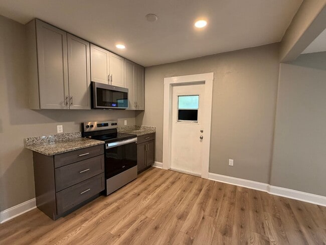 Photo - 101 W Lemon St
