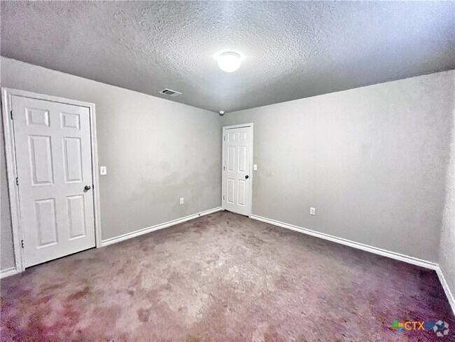 Building Photo - 3949 Legend Wds Rental