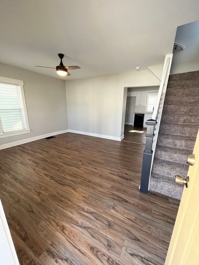 Photo - Recently renovated 2 bedroom 1.5 bathroom ...