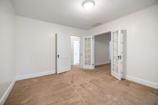 Photo - 1242 Hull Rd