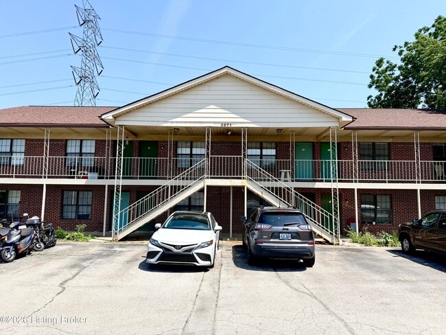 Building Photo - 3971 Scenic Trail Unit 7