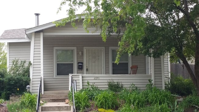 Building Photo - Charming 1920's Bungalow by DU Available Now Rental