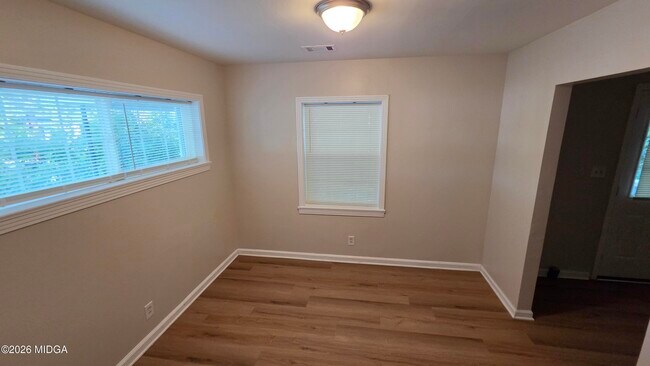 Photo - 1460 Brentwood Ave